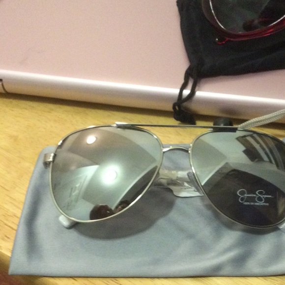 ❤️PRETTY J.S. SUNGLASSES❤️ - Picture 5 of 10